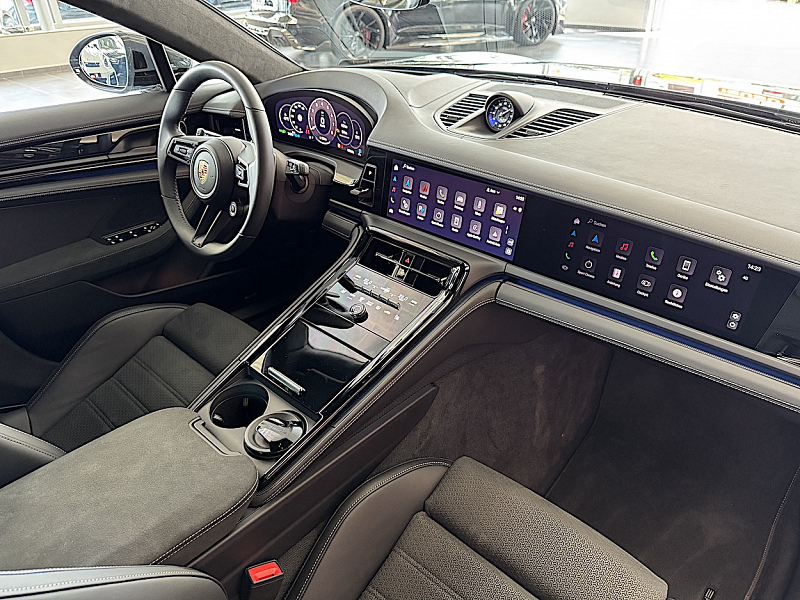 Porsche Panamera GTS Interieur Paket Carbon InnoDrive Thumbnail 11