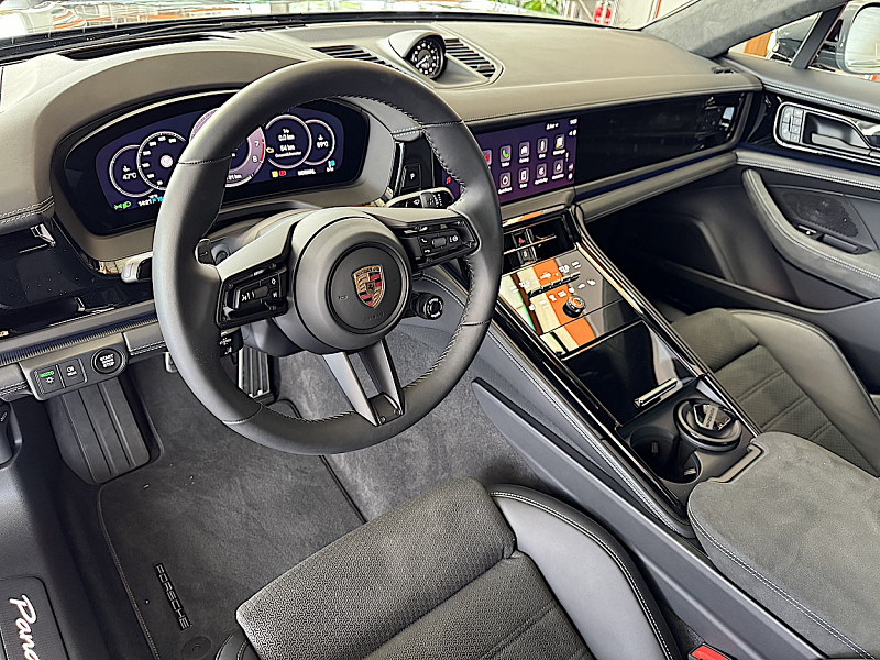 Porsche Panamera GTS Interieur Paket Carbon InnoDrive Thumbnail 8