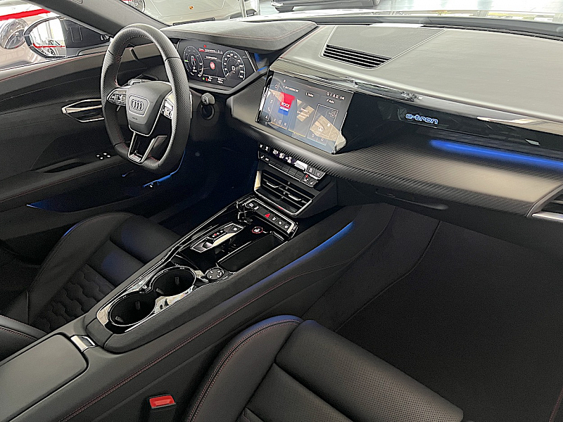 Audi e-tron RS GT Thumbnail 11