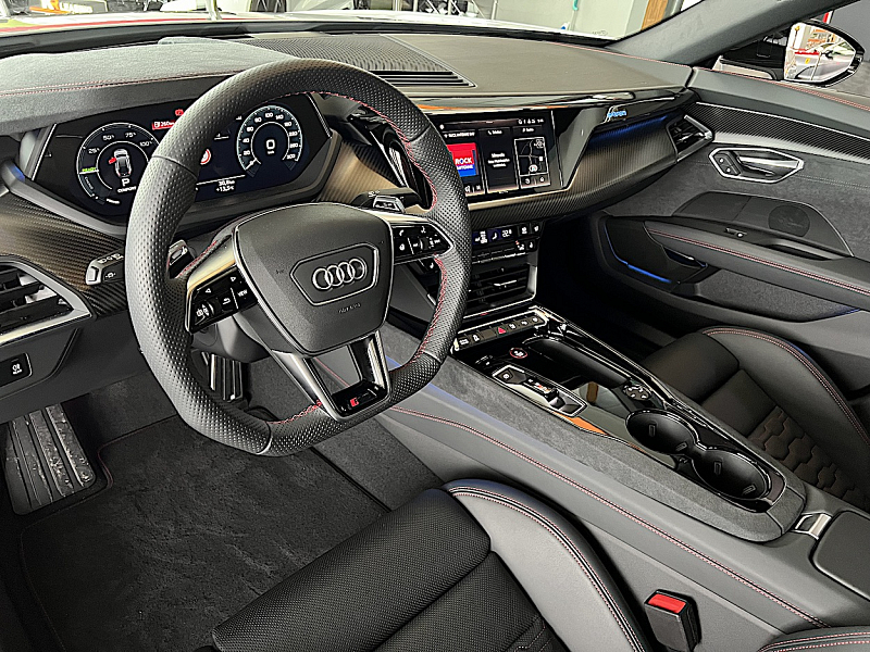 Audi e-tron RS GT Thumbnail 8