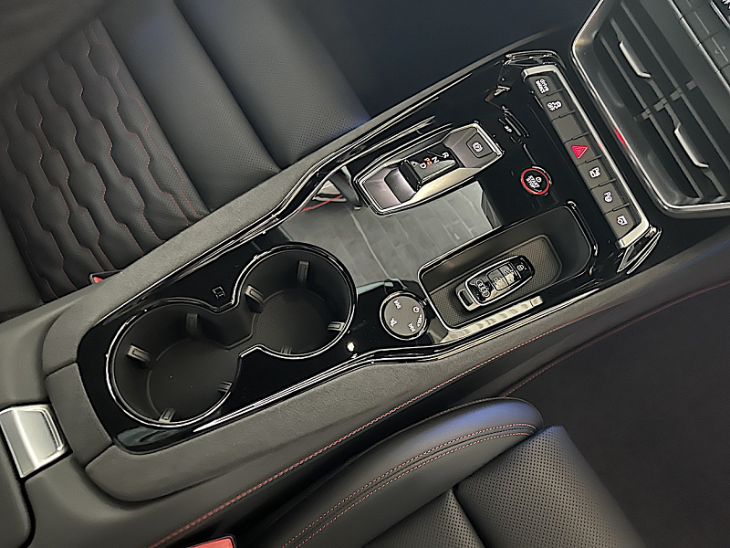 Audi e-tron RS GT Thumbnail 10