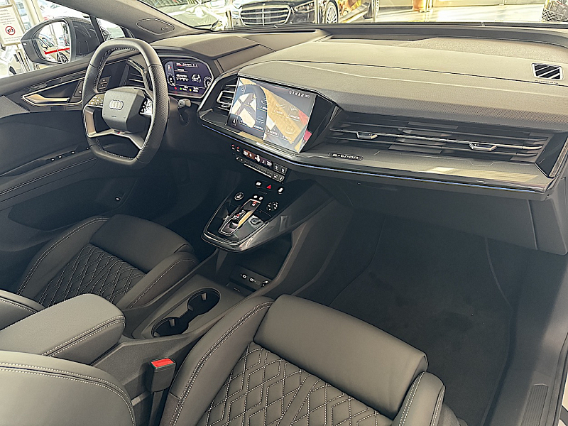 Audi Q4 Sportback 50 e-tron quattro Thumbnail 11