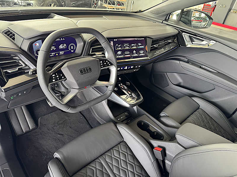 Audi Q4 Sportback 50 e-tron quattro Thumbnail 8