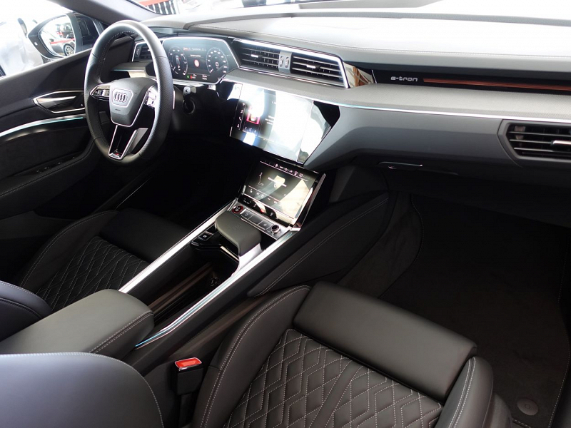 Audi e-tron  S Sportback  Thumbnail 12